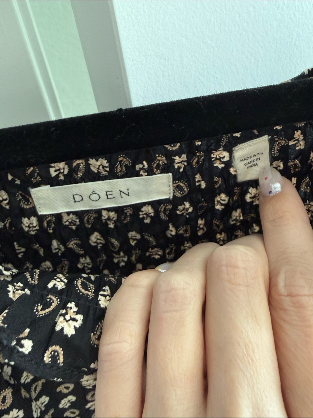Doen Floral Smocked Dress - Picture 5 of 8